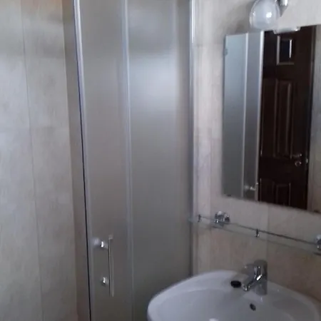 3 Szobas Haz Sajat Steggel Balatonfenyvesen, Vizparti Utcaban, A Totol 50 M-re Holiday home