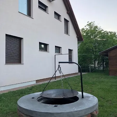 3 Szobas Haz Sajat Steggel Balatonfenyvesen, Vizparti Utcaban, A Totol 50 M-re